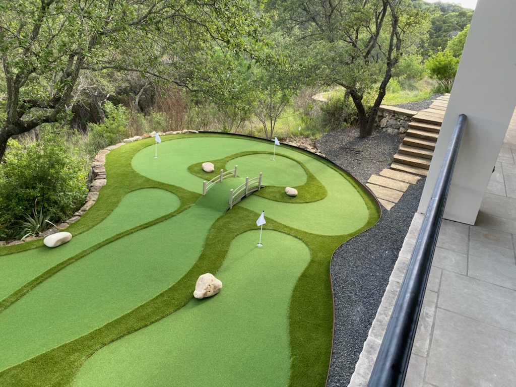 Use creative obstacles for your Atlanta mini golf course